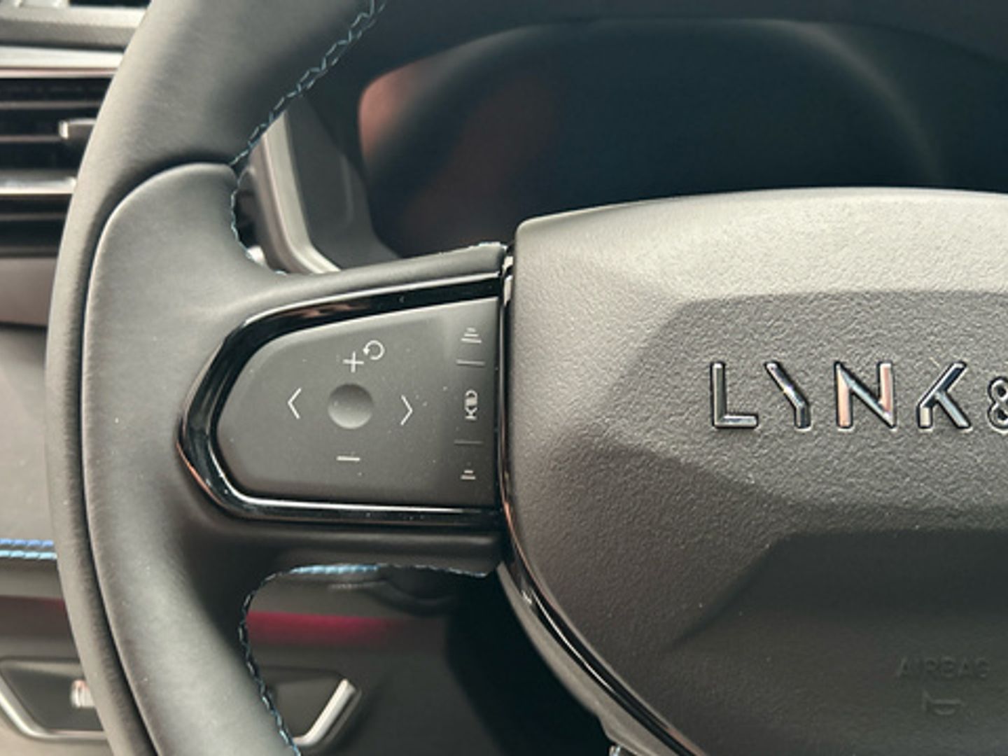 Lynk & Co 01 1.5 PHEV -