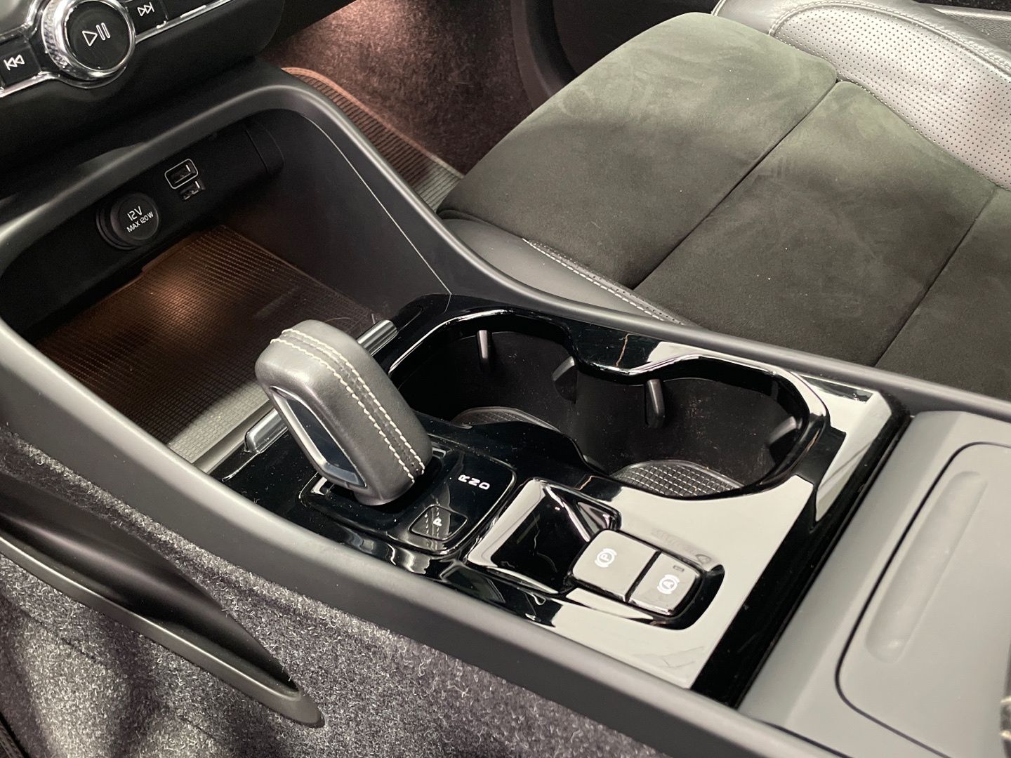 Volvo XC40 T3 R-Design Auto 120 kW (163 CV)