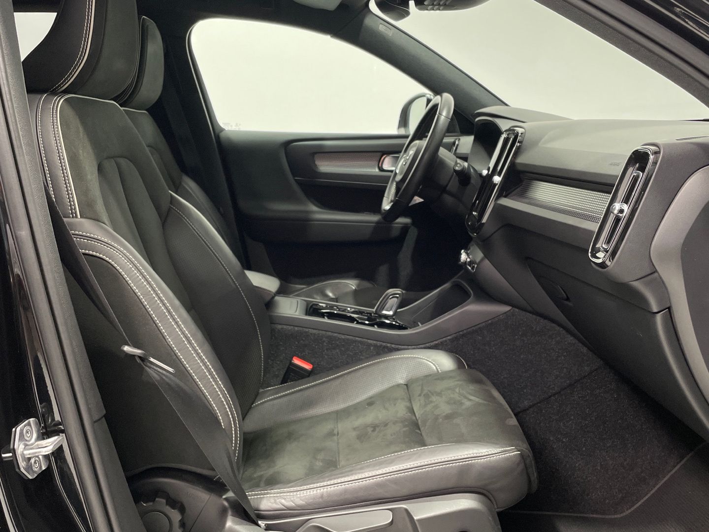 Volvo XC40 T3 R-Design Auto 120 kW (163 CV)