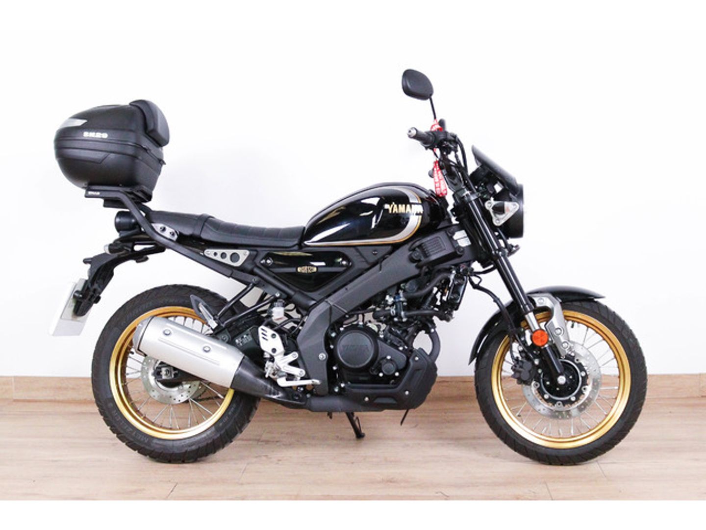 Yamaha XSR 125 LEGACY Negro Motorcycle
