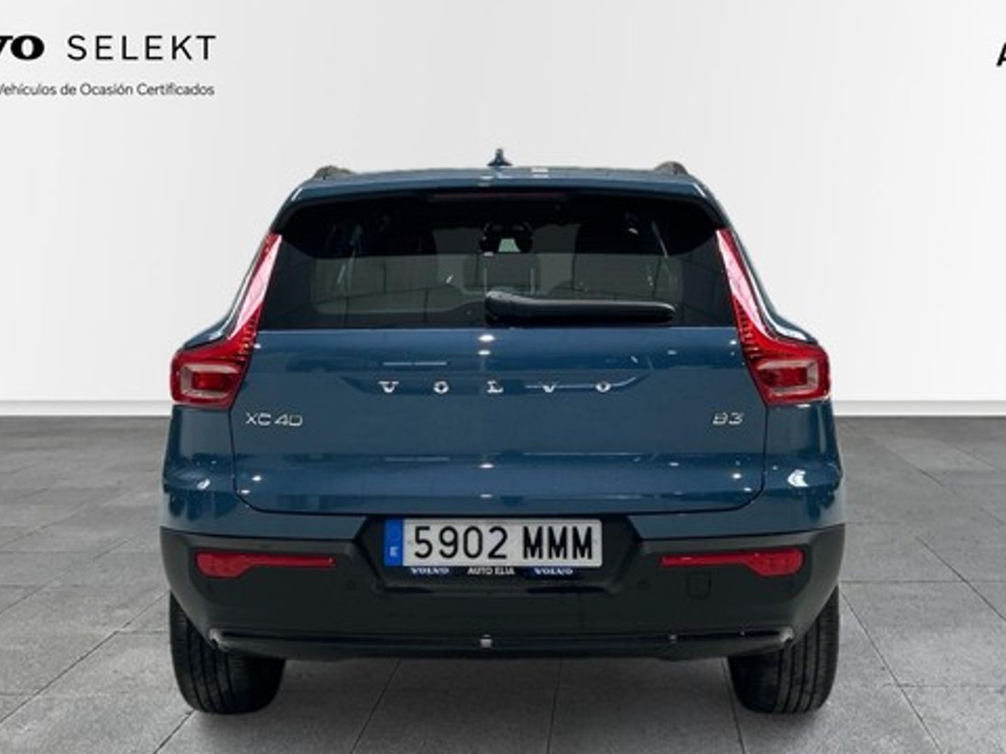 Volvo XC40 B3 G Plus Dark