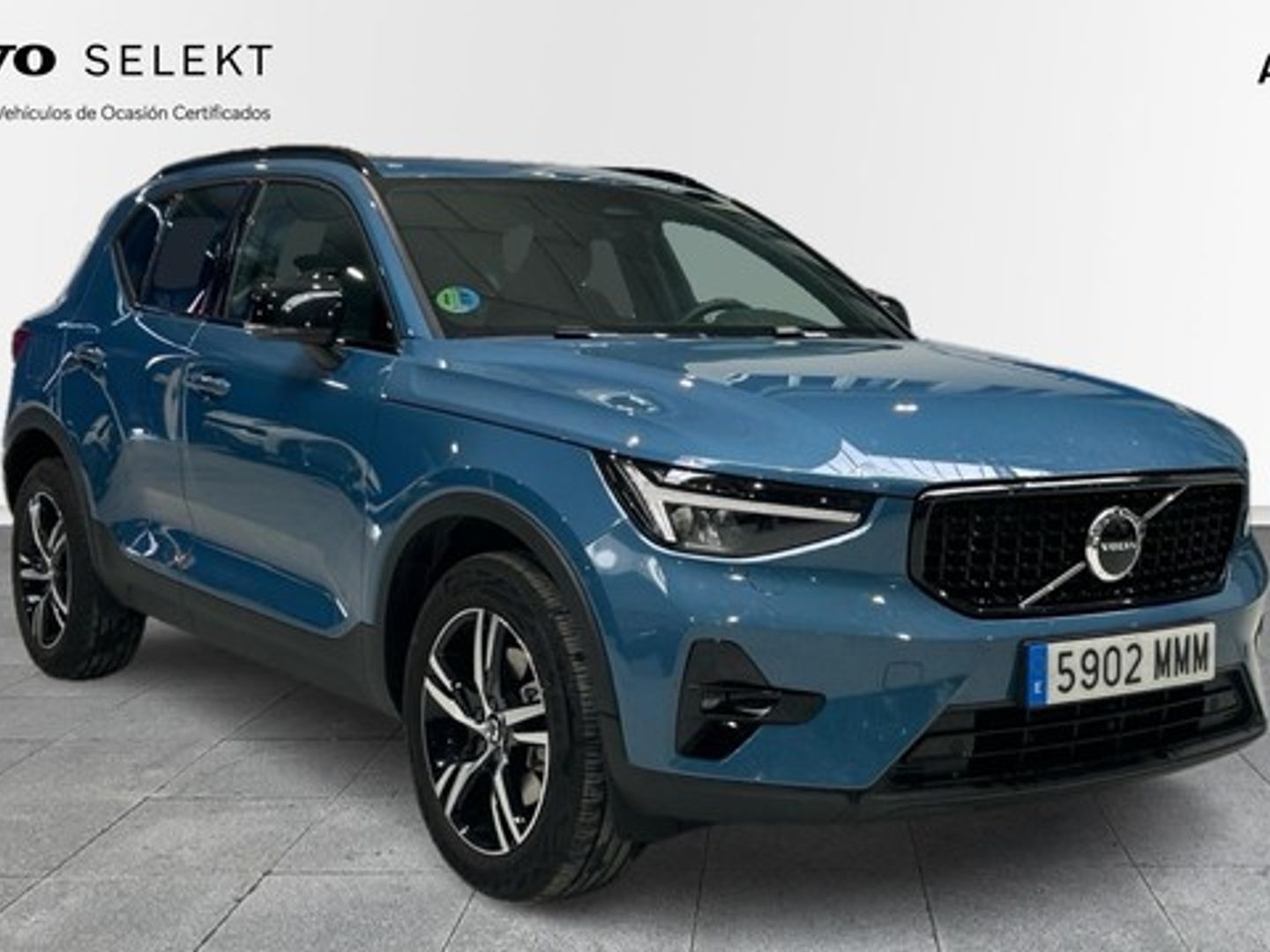 Volvo XC40 B3 G Plus Dark