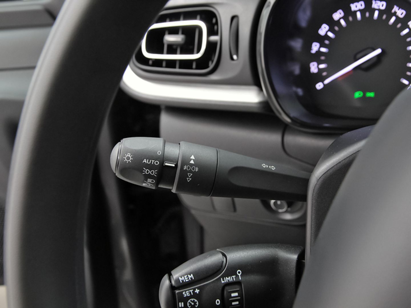 Citroen C3 PureTech 82 C-Series 61 kW (83 CV)