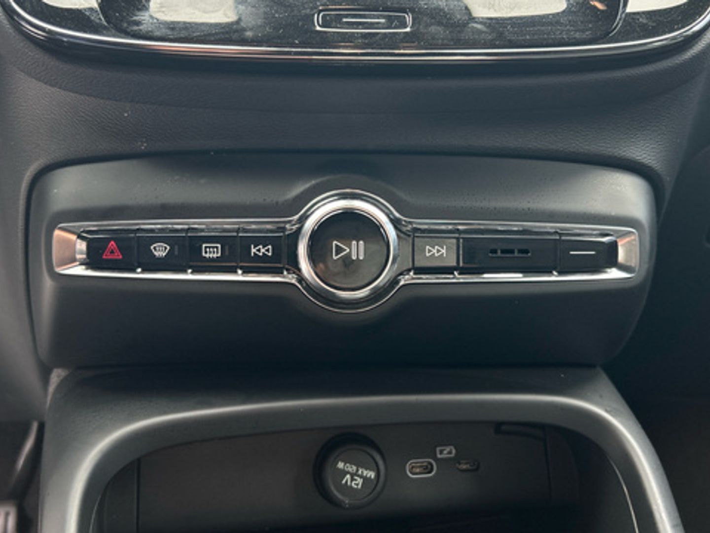 Volvo XC40 Recharge Single Extended Core Auto 185 kW (252 CV)