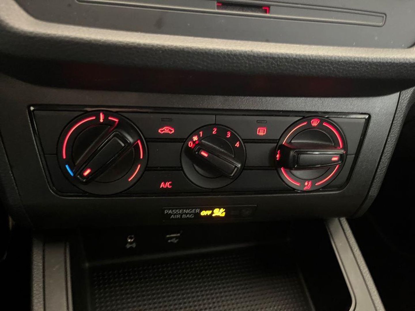 SEAT Ibiza 1.0 TSI S&S Reference Plus 70 kW (95 CV)