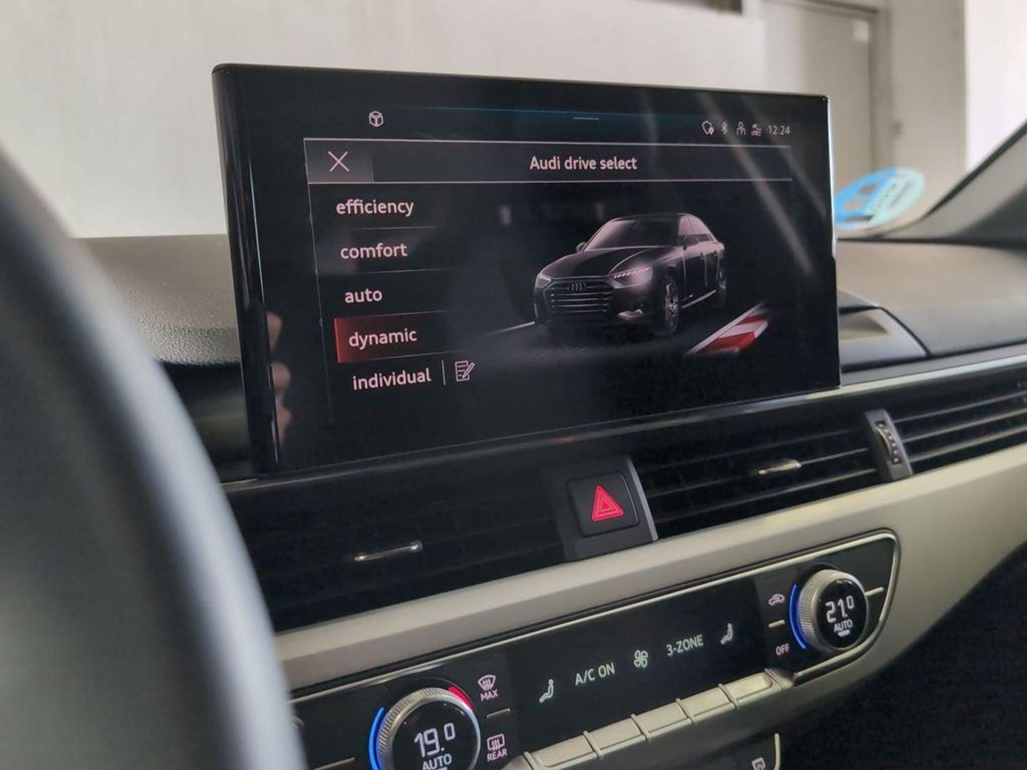Audi A4 Advanced 30 TDI 100 kW (136 CV) S tronic