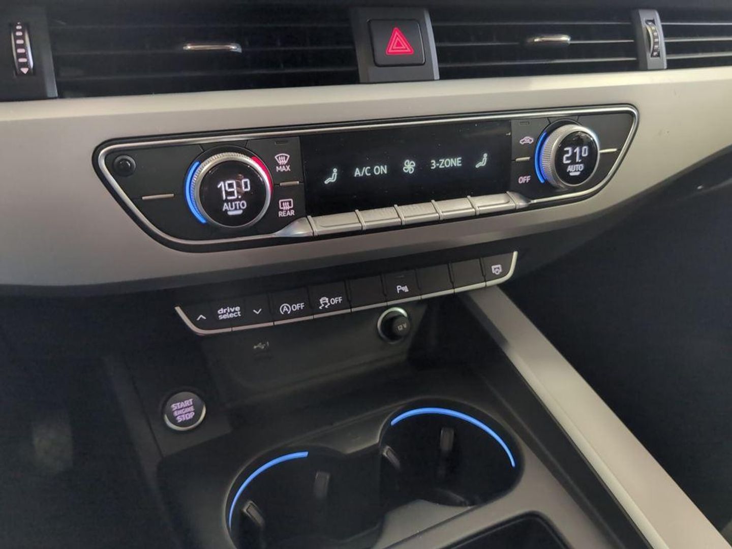 Audi A4 Advanced 30 TDI 100 kW (136 CV) S tronic