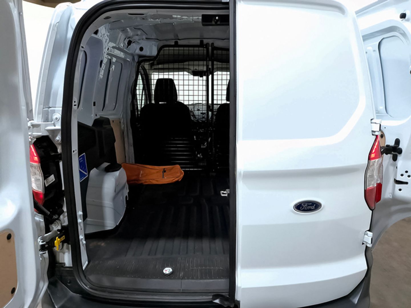 Ford Transit Courier Furgon 1.5 TDCI Trend 74 kW (100 CV)