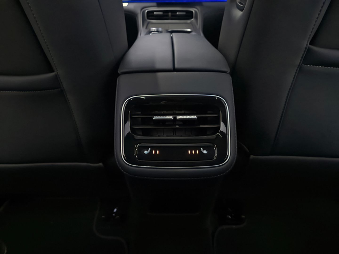 Ebro S800 1.6 TGDI Luxury DCT 108 kW (147 CV)
