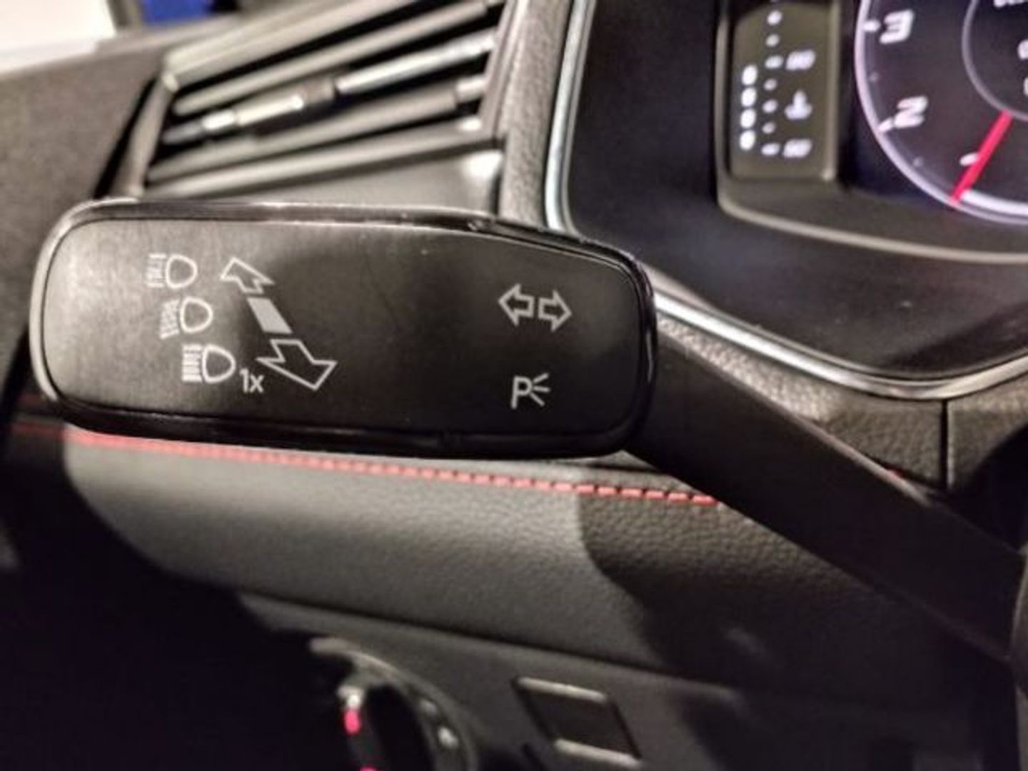 SEAT Arona 1.0 TSI Ecomotive FR Edition DSG 85 kW (115 CV)