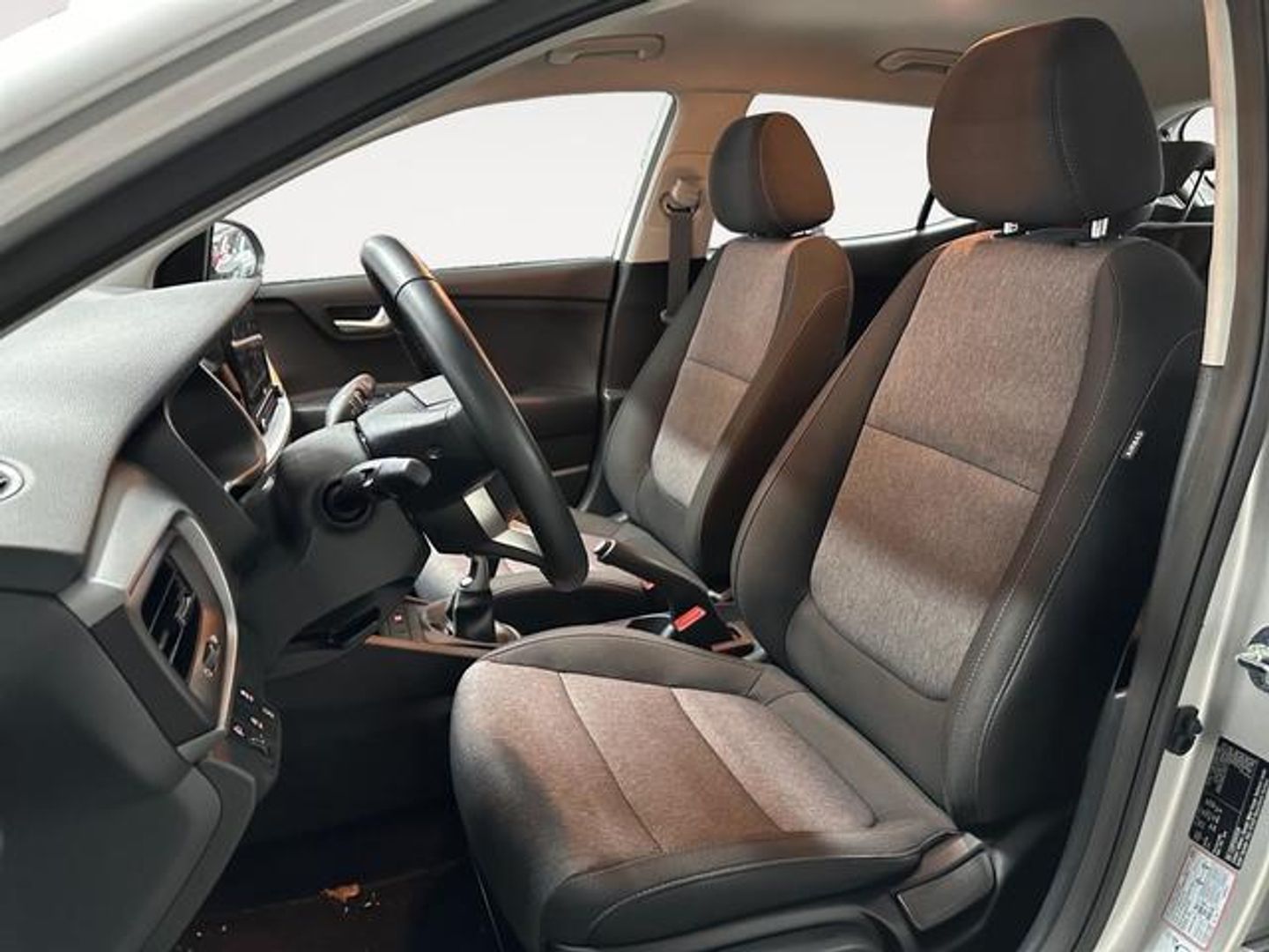 Kia Stonic 1.0 T-GDi MHEV MT Concept 74 kW (100 CV)