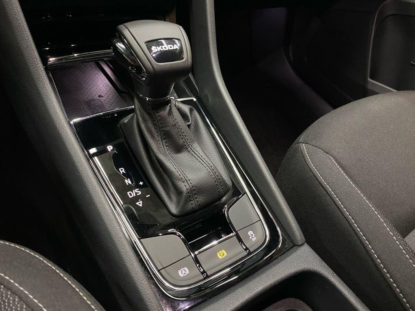 Skoda Karoq 1.5 TSI ACT Design DSG 110 kW (150 CV)