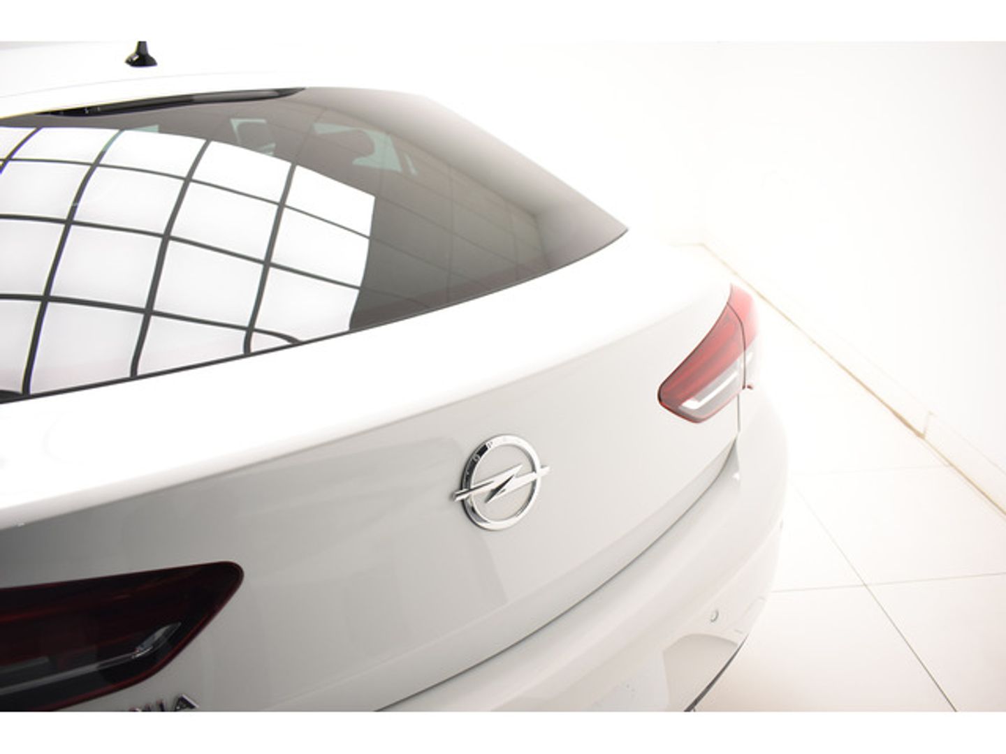 Opel Insignia 1.5D DVH GS Business 90 kW (122 CV)