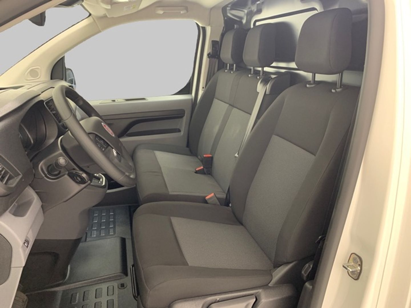 Fiat e-Scudo Furgon 75 kW L2 100 kW (136 CV)