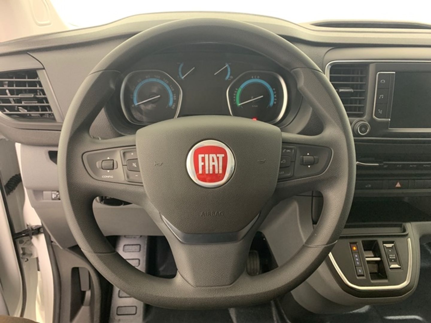 Fiat e-Scudo Furgon 75 kW L2 100 kW (136 CV)