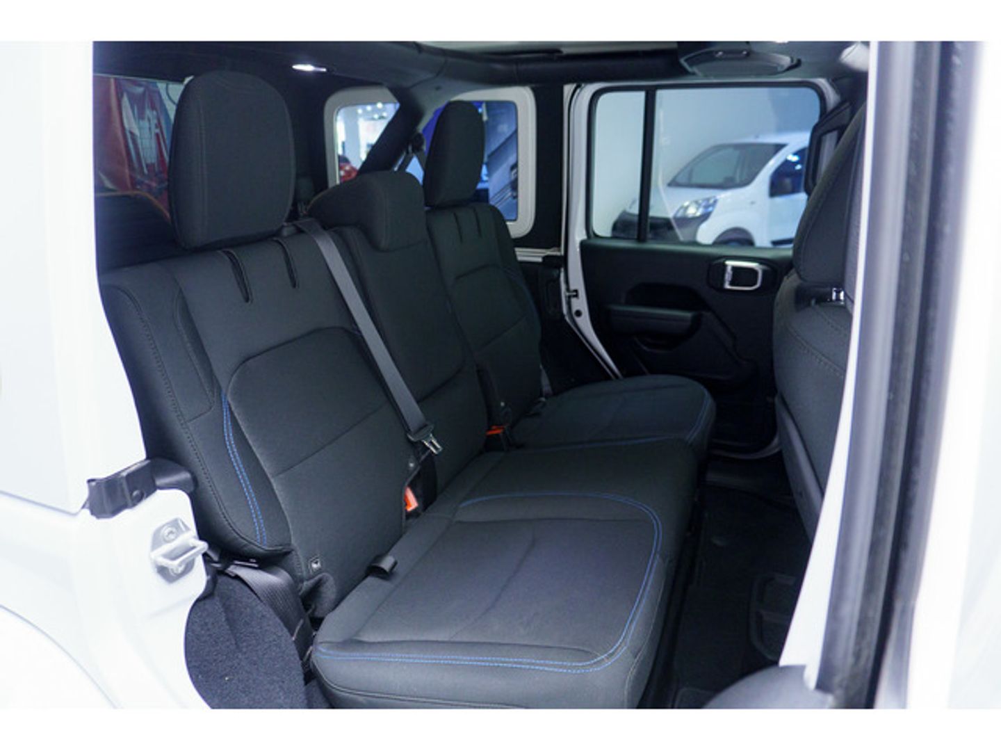 Jeep Wrangler 2.0 Rubicon 8ATX 280 kW (381 CV)
