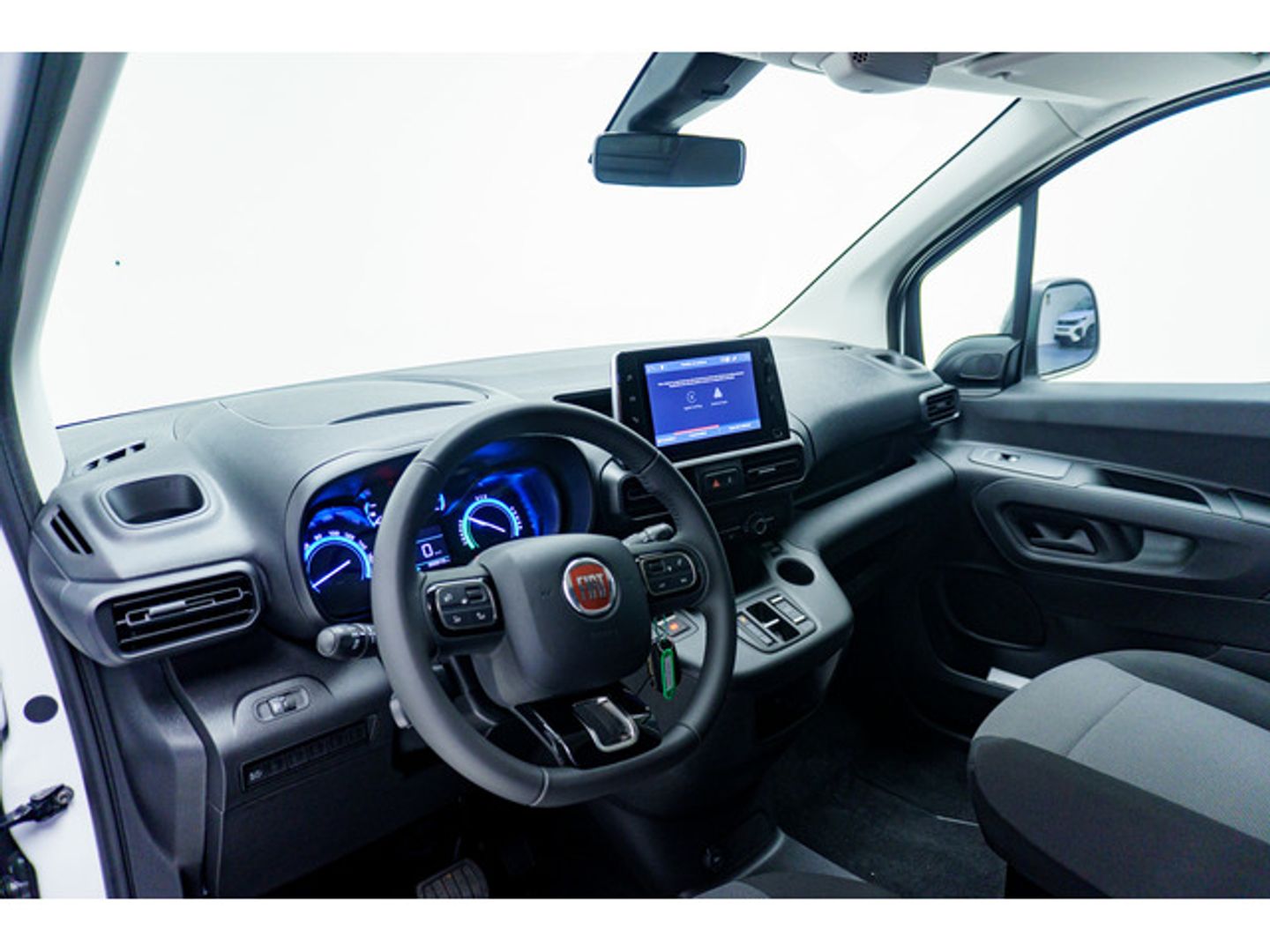 Fiat e-Doblò Furgón 50kWh L1H1 100 kW (136 CV)
