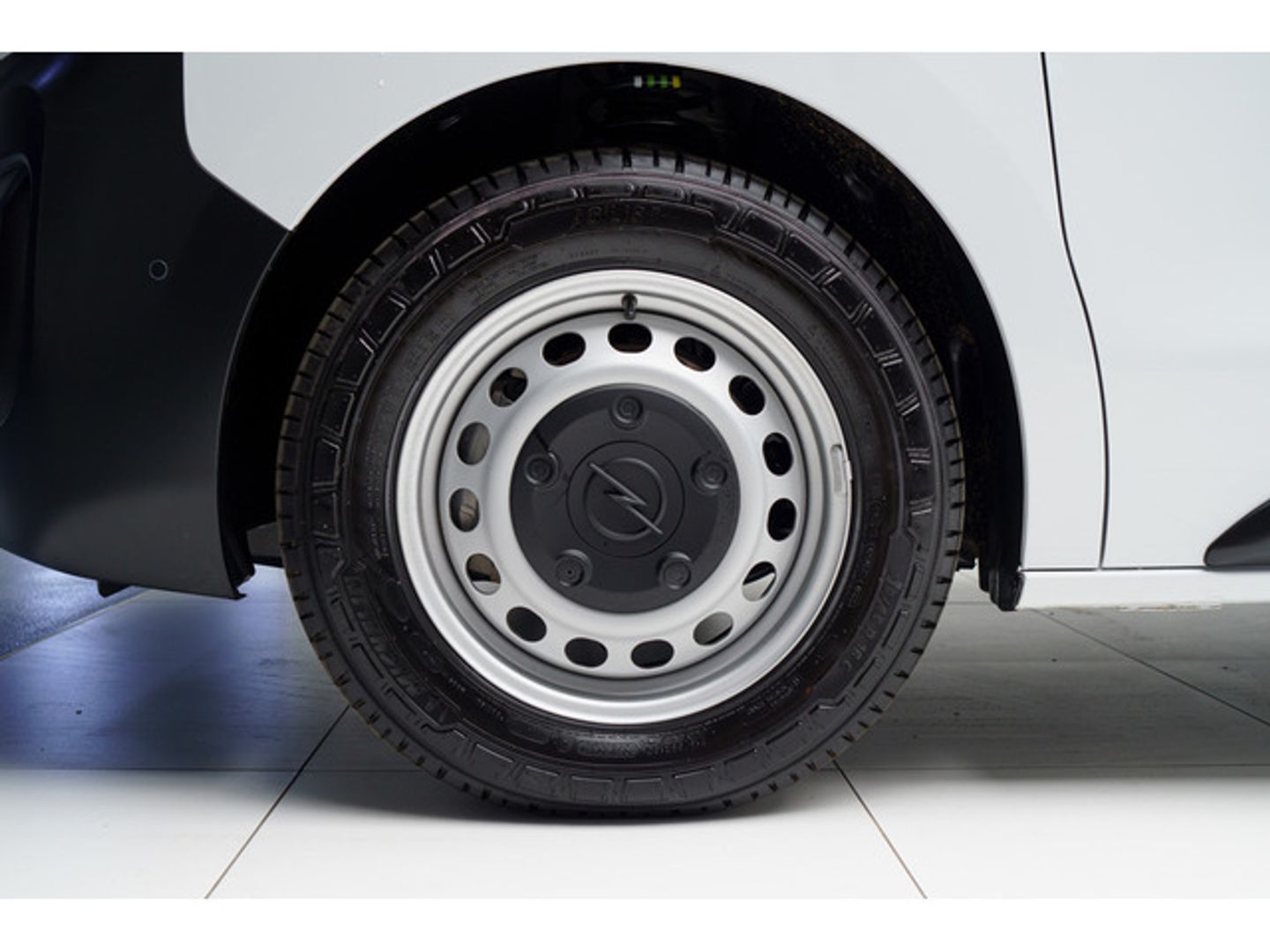 Opel Vivaro-e Furgon BEV 75kWhL Incrementada 100 kW (136 CV)