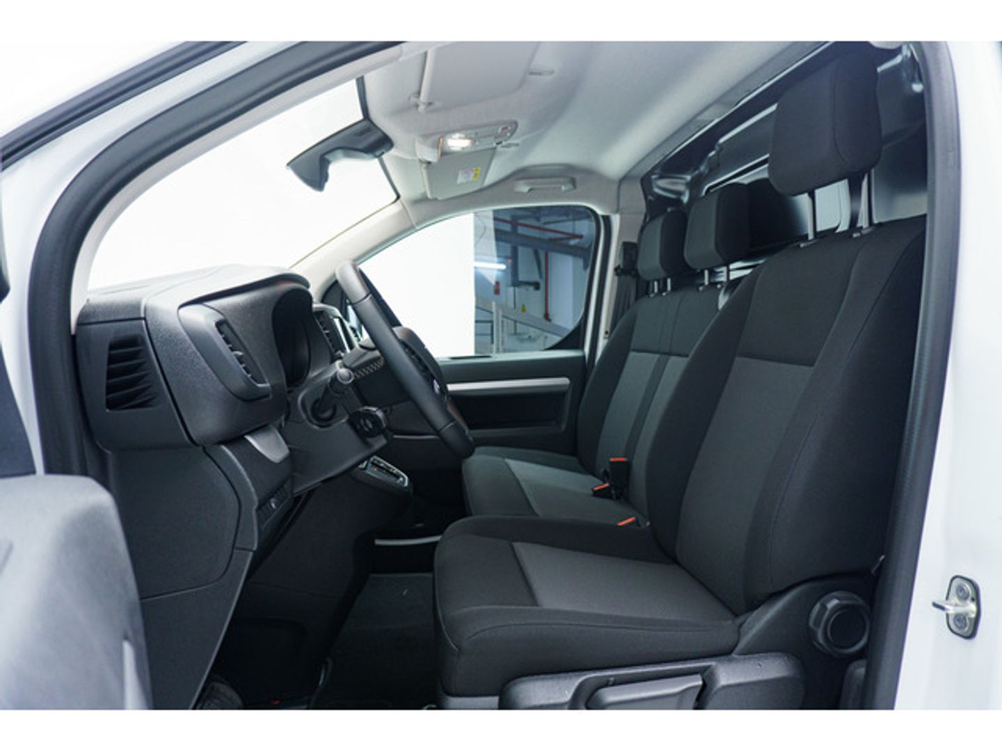 Opel Vivaro-e Furgon BEV 75kWhL Incrementada 100 kW (136 CV)