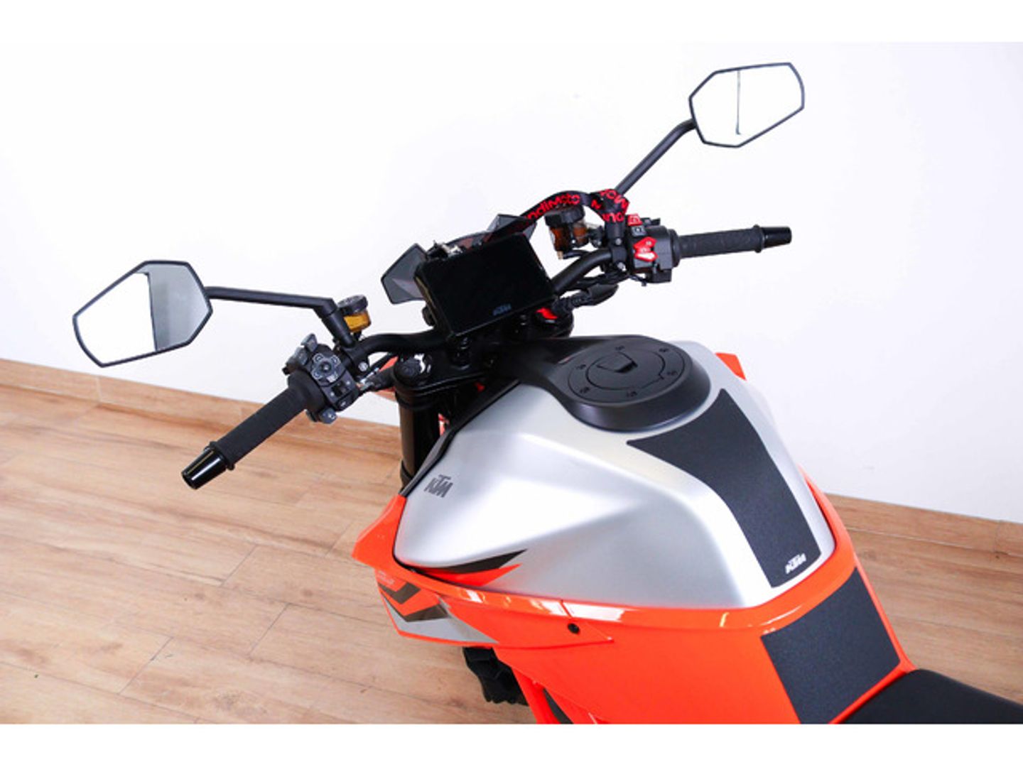 KTM 1290 SUPER DUKE R EVO