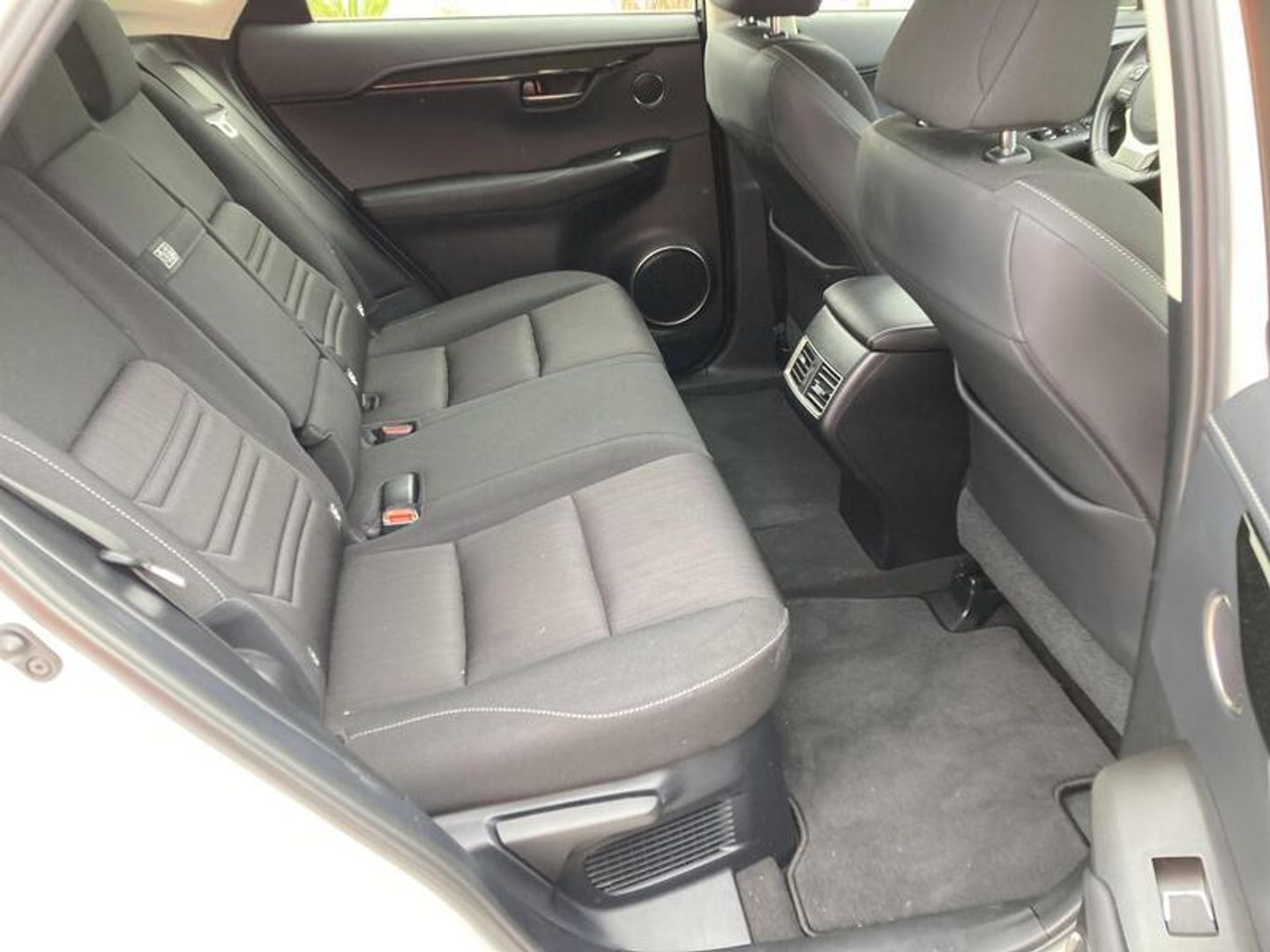 Lexus NX 300h Business Navigation 2WD 145 kW (197 CV)