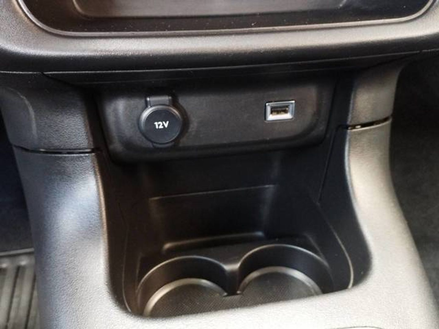Citroen C3 PureTech 82 C-Series 61 kW (83 CV)