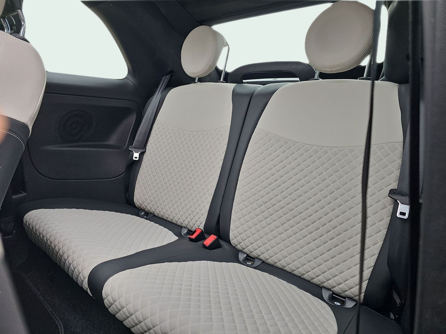 Fiat 500C 1.0 Hybrid Dolcevita 51 kW (70 CV)