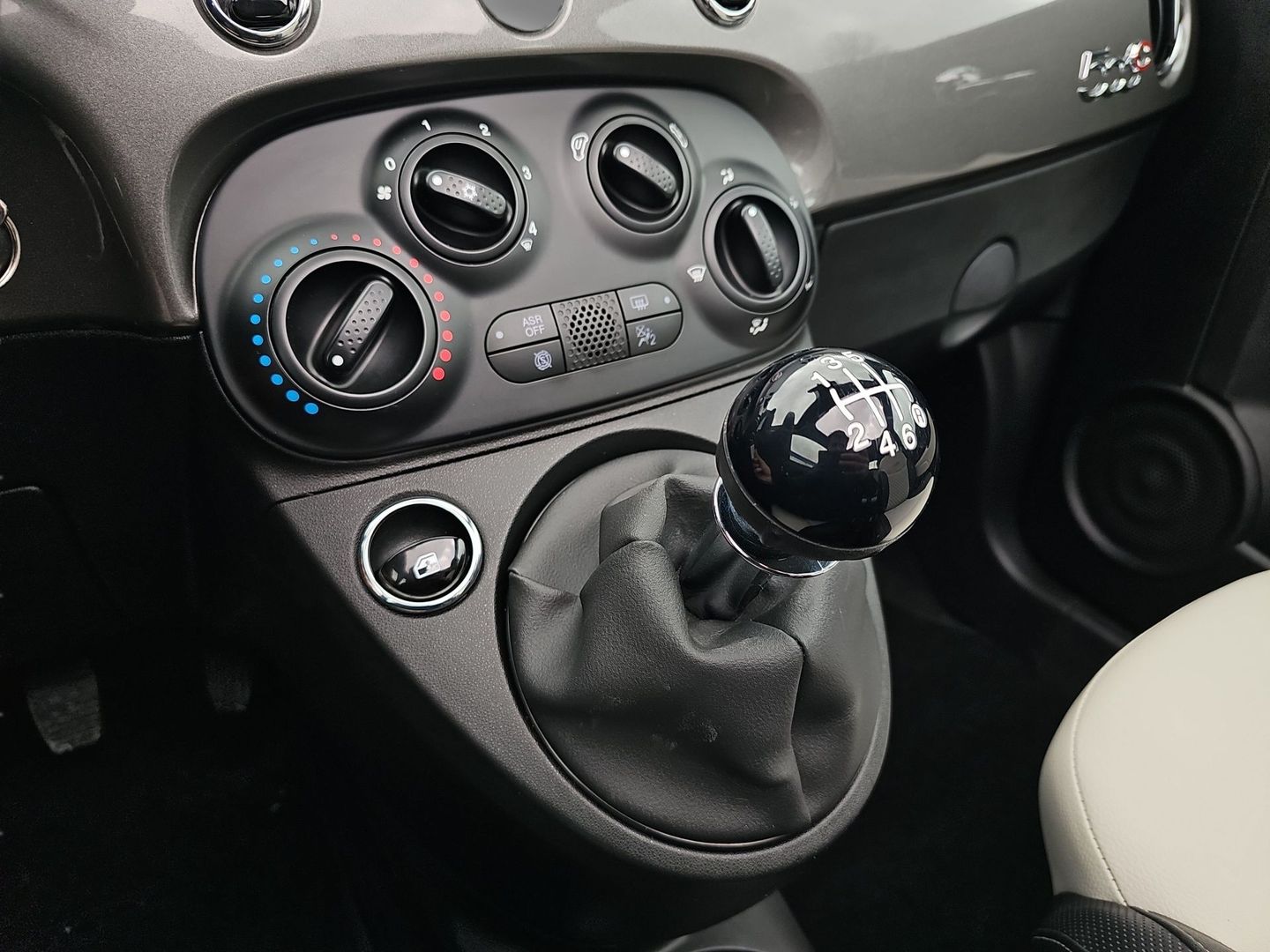 Fiat 500C 1.0 Hybrid Dolcevita 51 kW (70 CV)