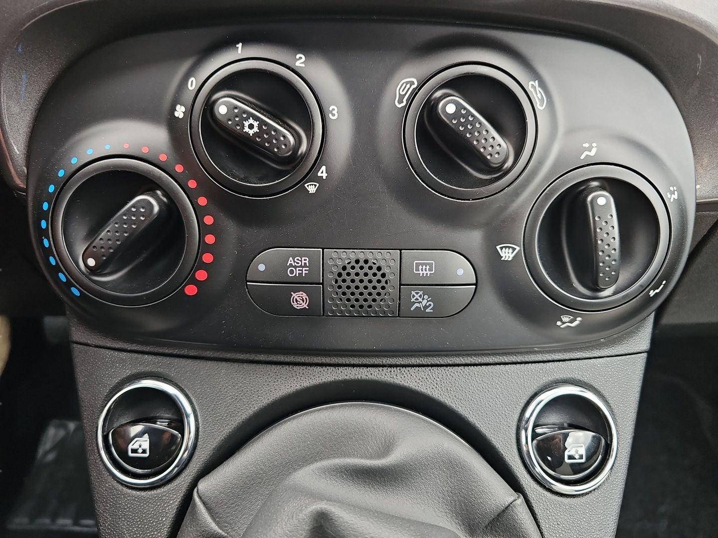 Fiat 500C 1.0 Hybrid Dolcevita 51 kW (70 CV)