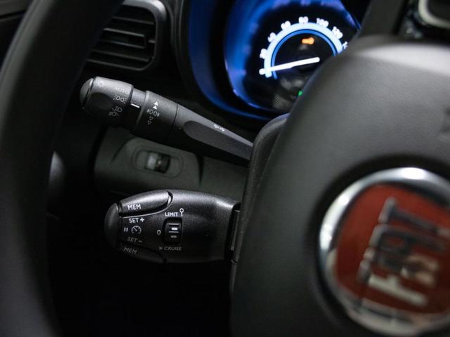 Fiat e-Doblò Combi 50kWh Talla M 100 kW (136 CV)
