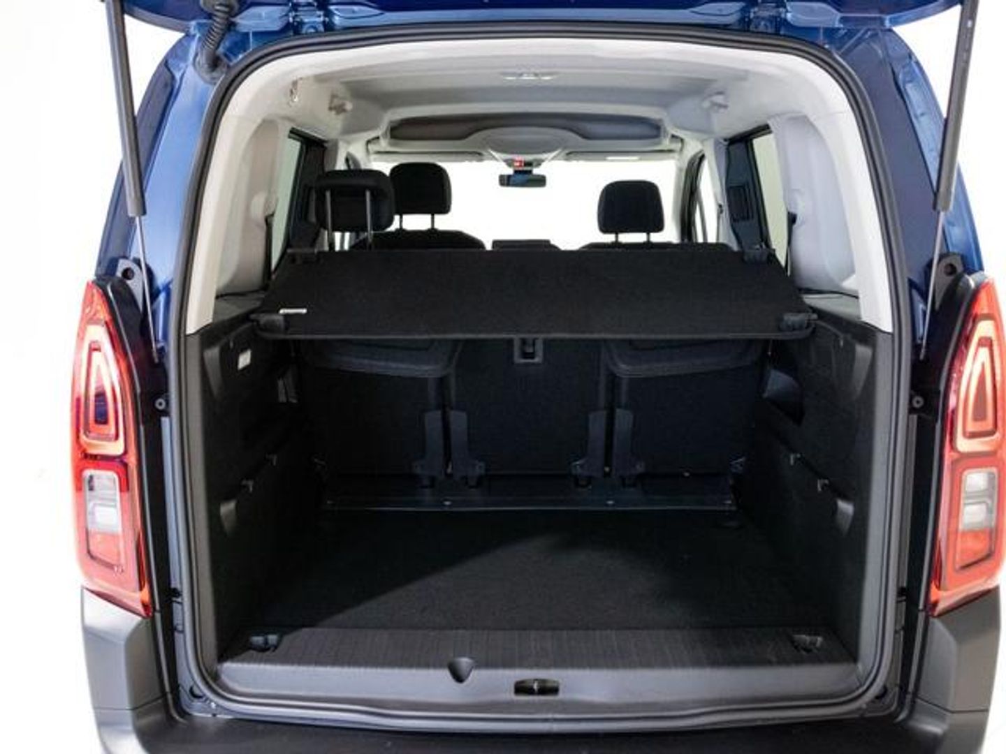 Fiat e-Doblò Combi 50kWh Talla M 100 kW (136 CV)