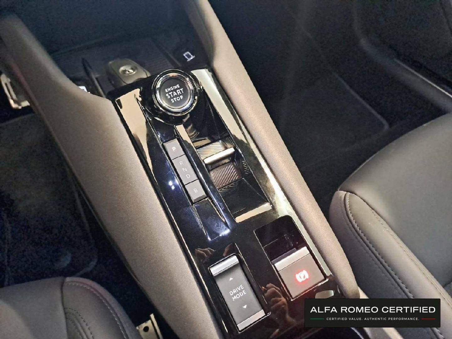 Alfa Romeo Junior Elettrica Speciale 115 kW (156 CV)