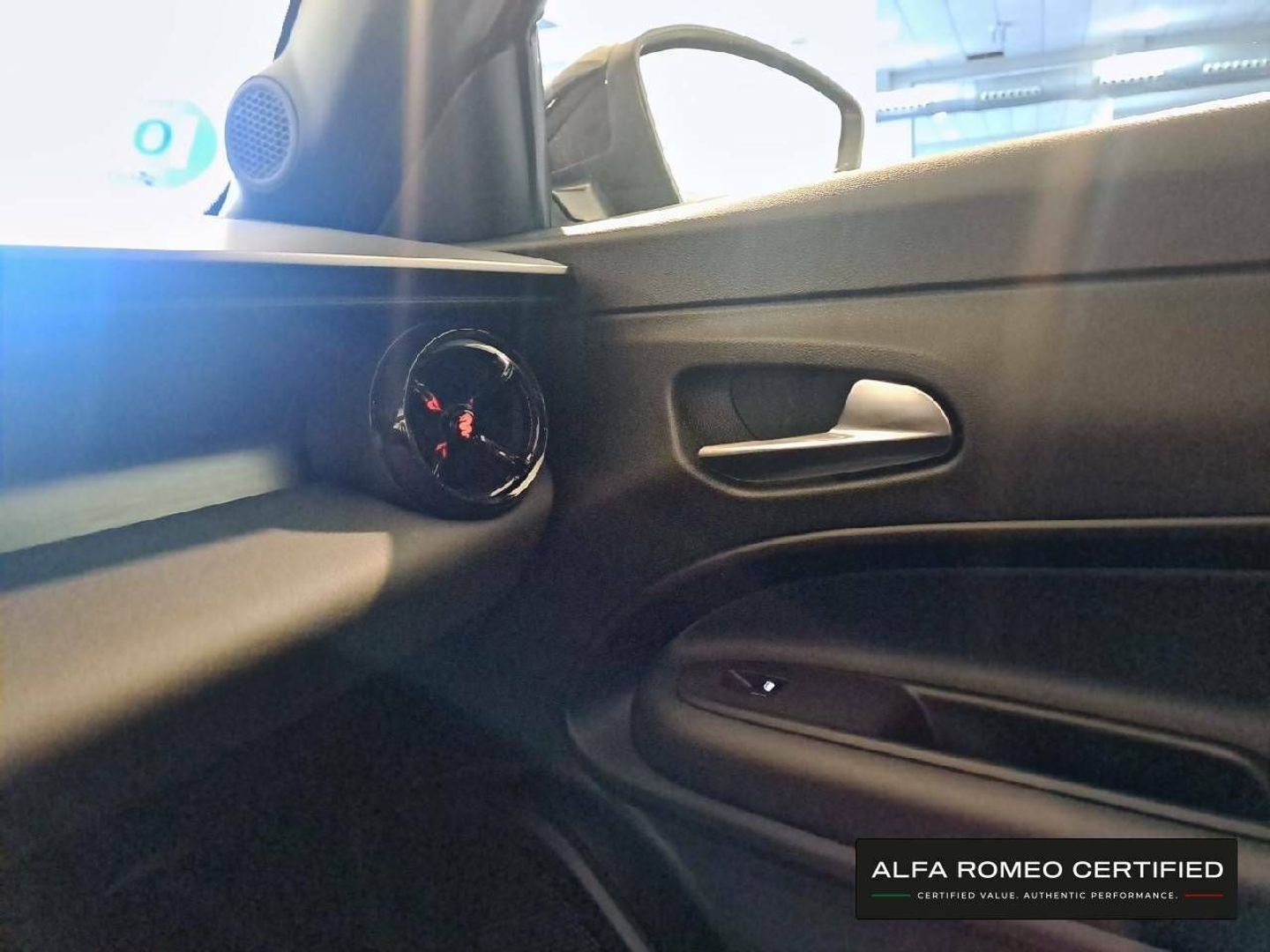 Alfa Romeo Junior Elettrica Speciale 115 kW (156 CV)