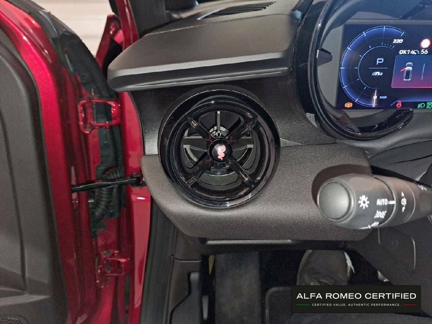 Alfa Romeo Junior Elettrica Speciale 115 kW (156 CV)