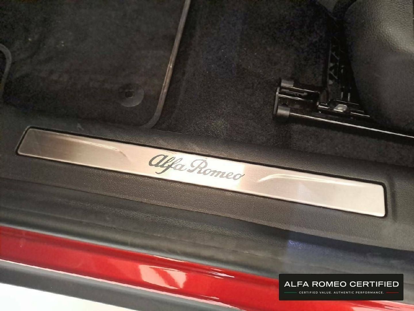 Alfa Romeo Junior Elettrica Speciale 115 kW (156 CV)
