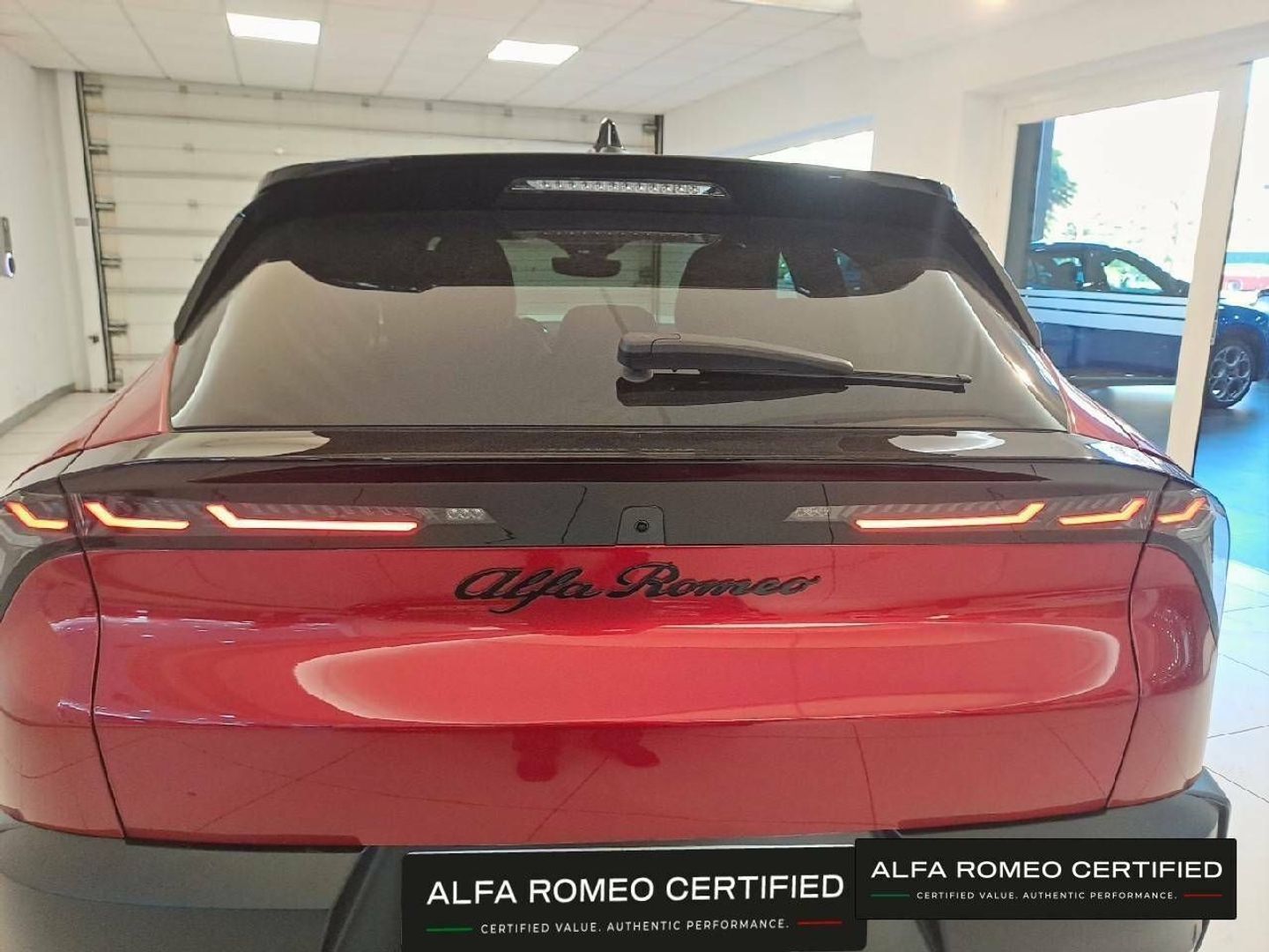 Alfa Romeo Junior Elettrica Speciale 115 kW (156 CV)