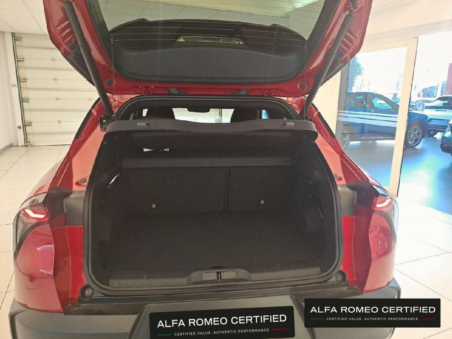 Alfa Romeo Junior Elettrica Speciale 115 kW (156 CV)