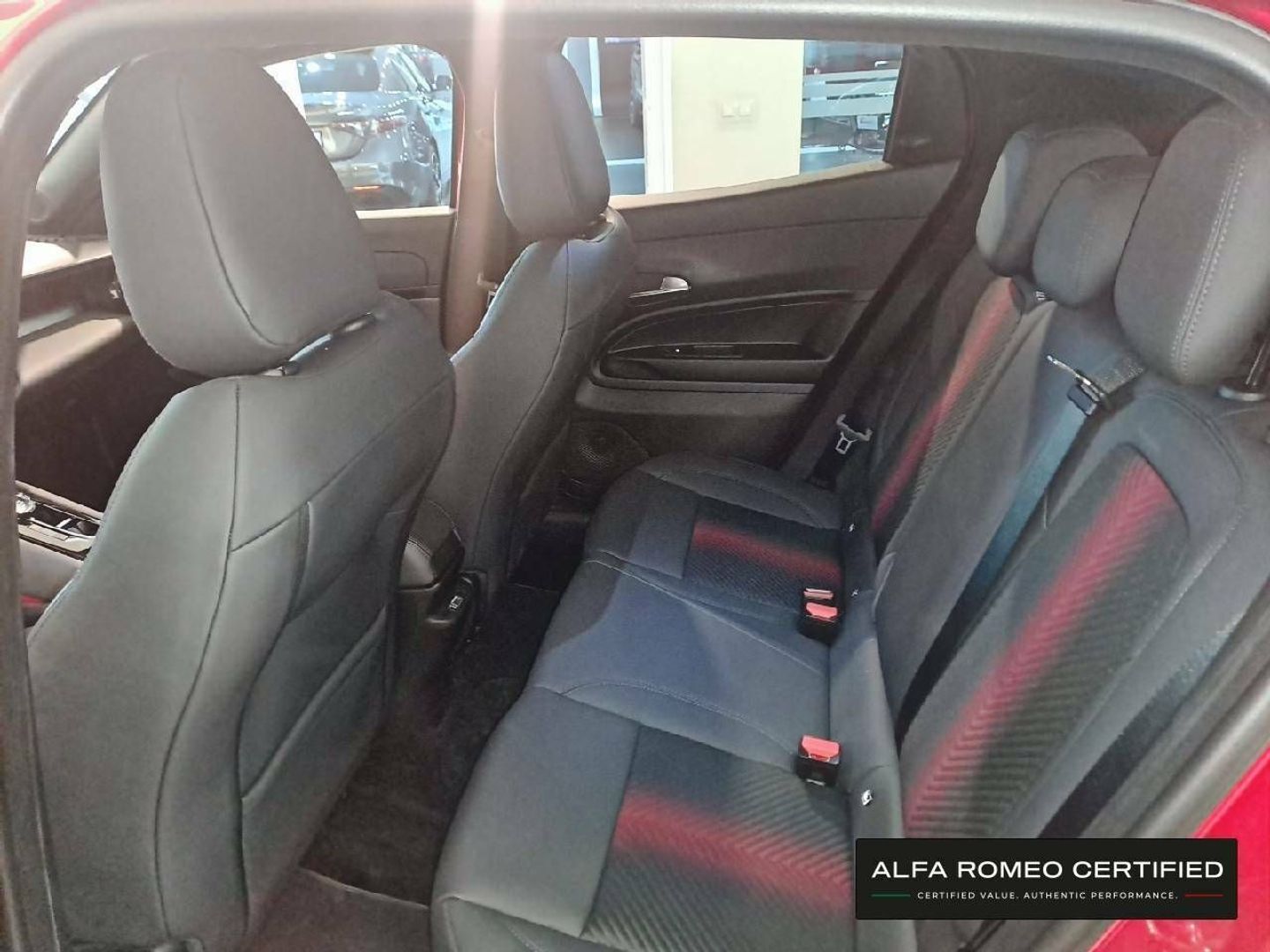 Alfa Romeo Junior Elettrica Speciale 115 kW (156 CV)