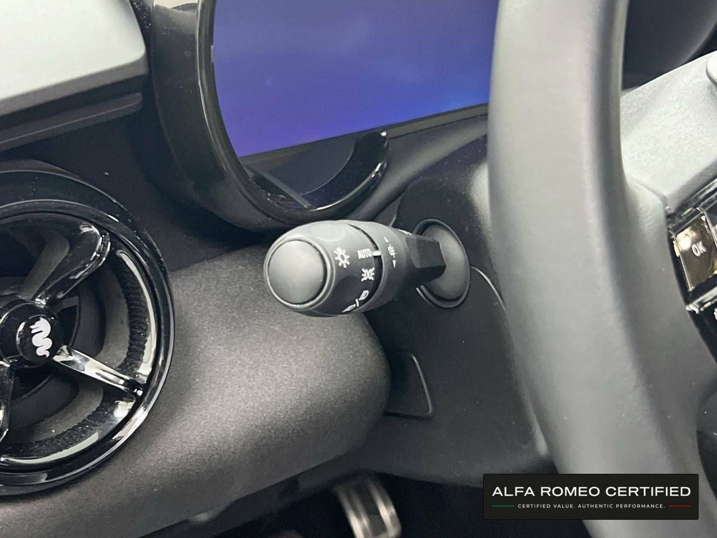 Alfa Romeo Junior Elettrica Speciale 115 kW (156 CV)