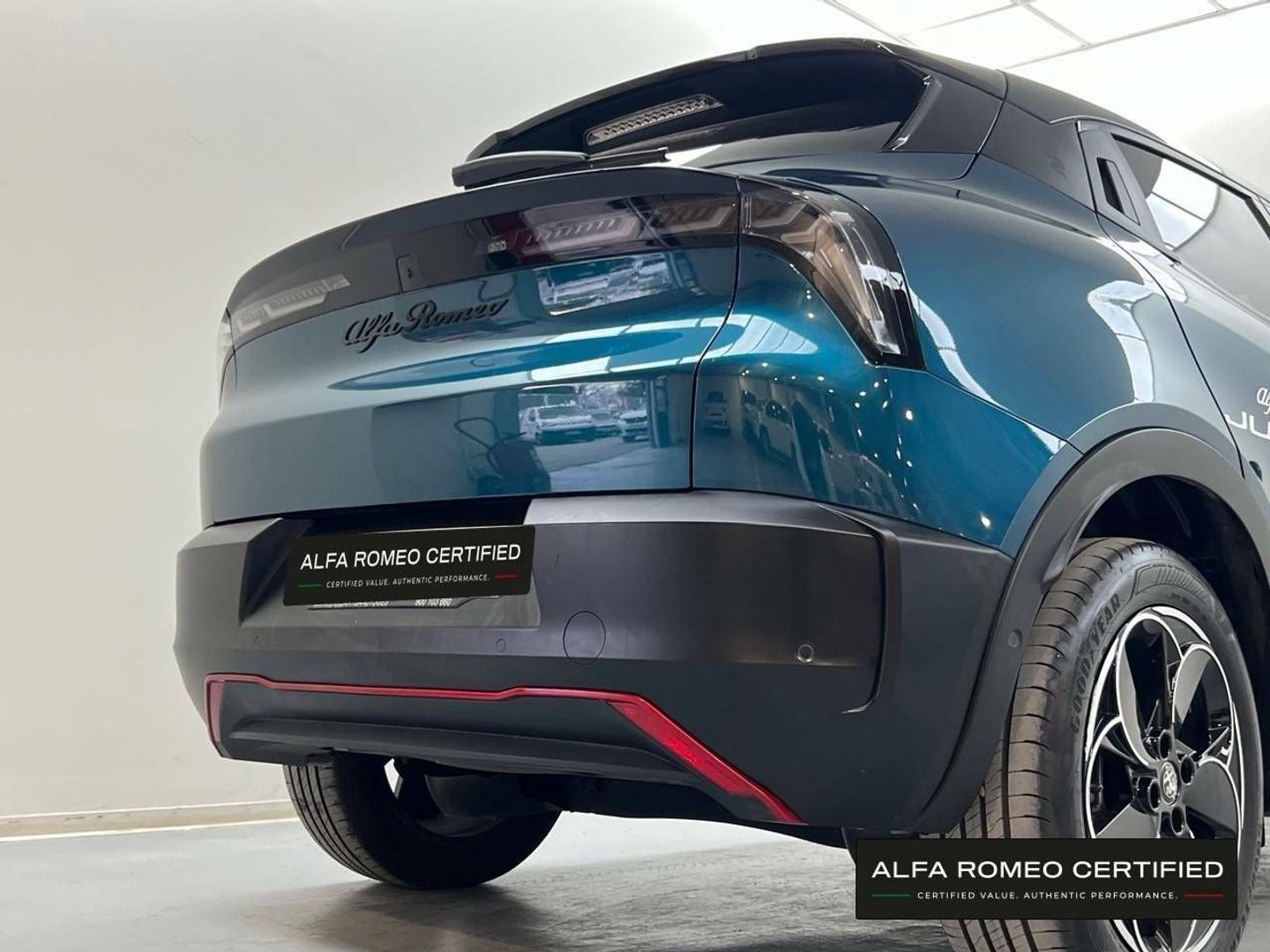 Alfa Romeo Junior Elettrica Speciale 115 kW (156 CV)