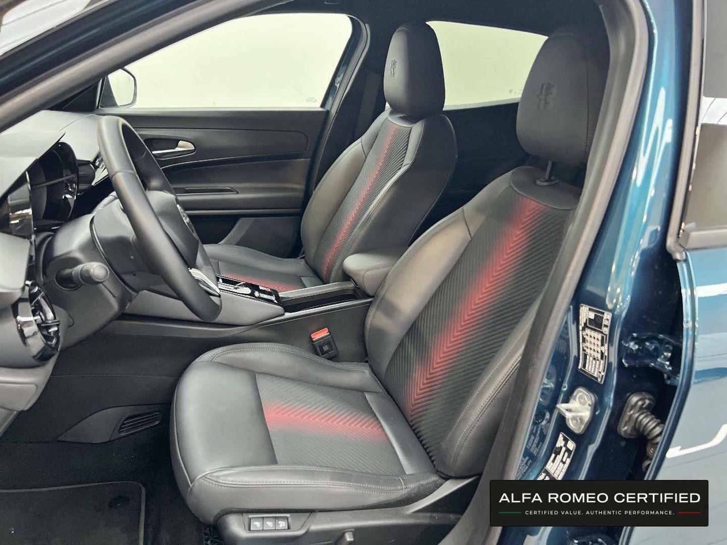 Alfa Romeo Junior Elettrica Speciale 115 kW (156 CV)
