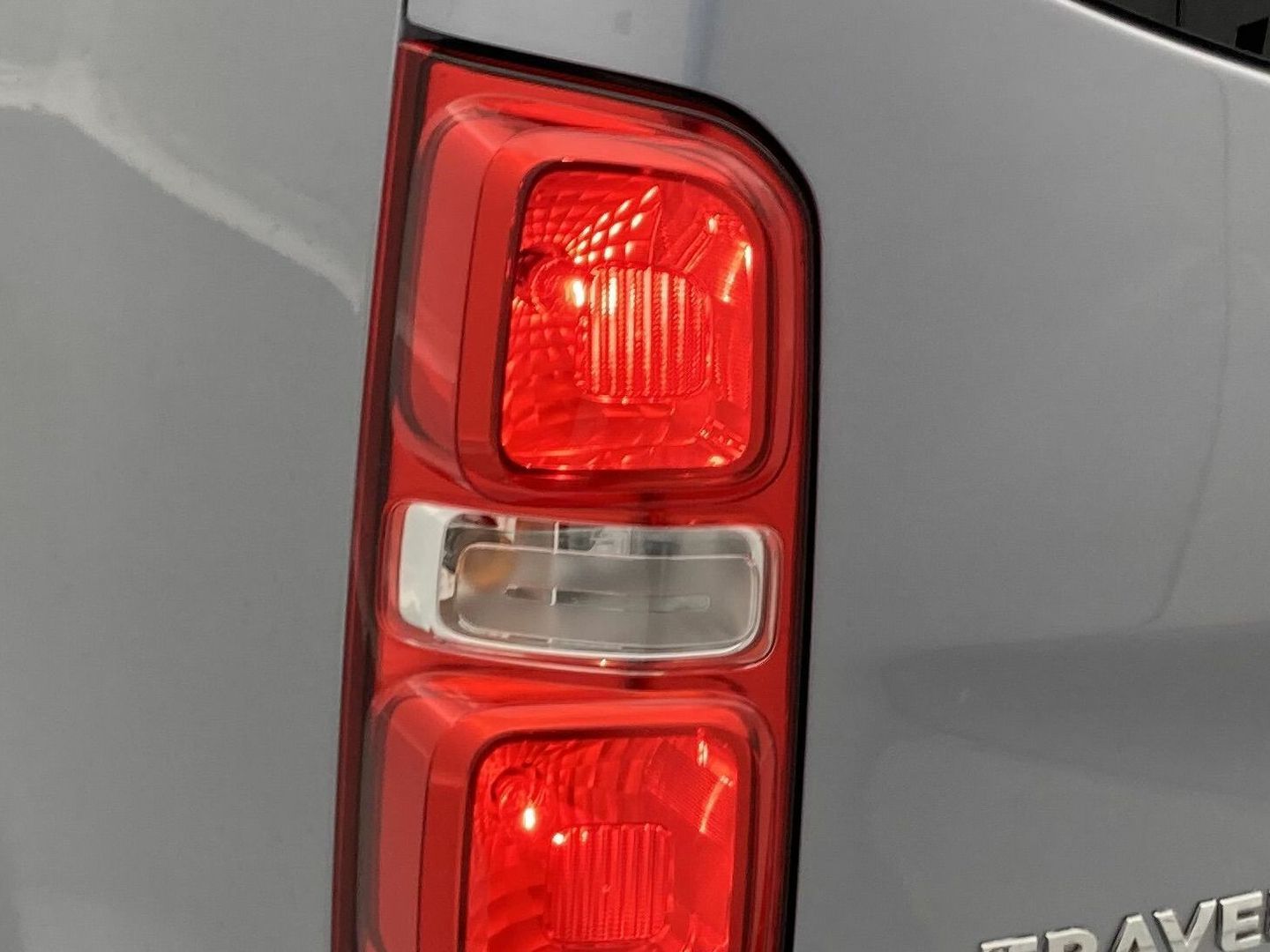 Peugeot Traveller BlueHDi 120 Business Long 88 kW (120 CV)