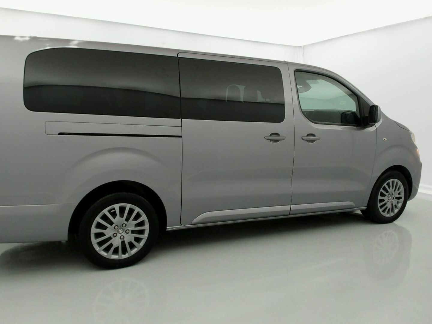 Peugeot Traveller BlueHDi 120 Business Long 88 kW (120 CV)