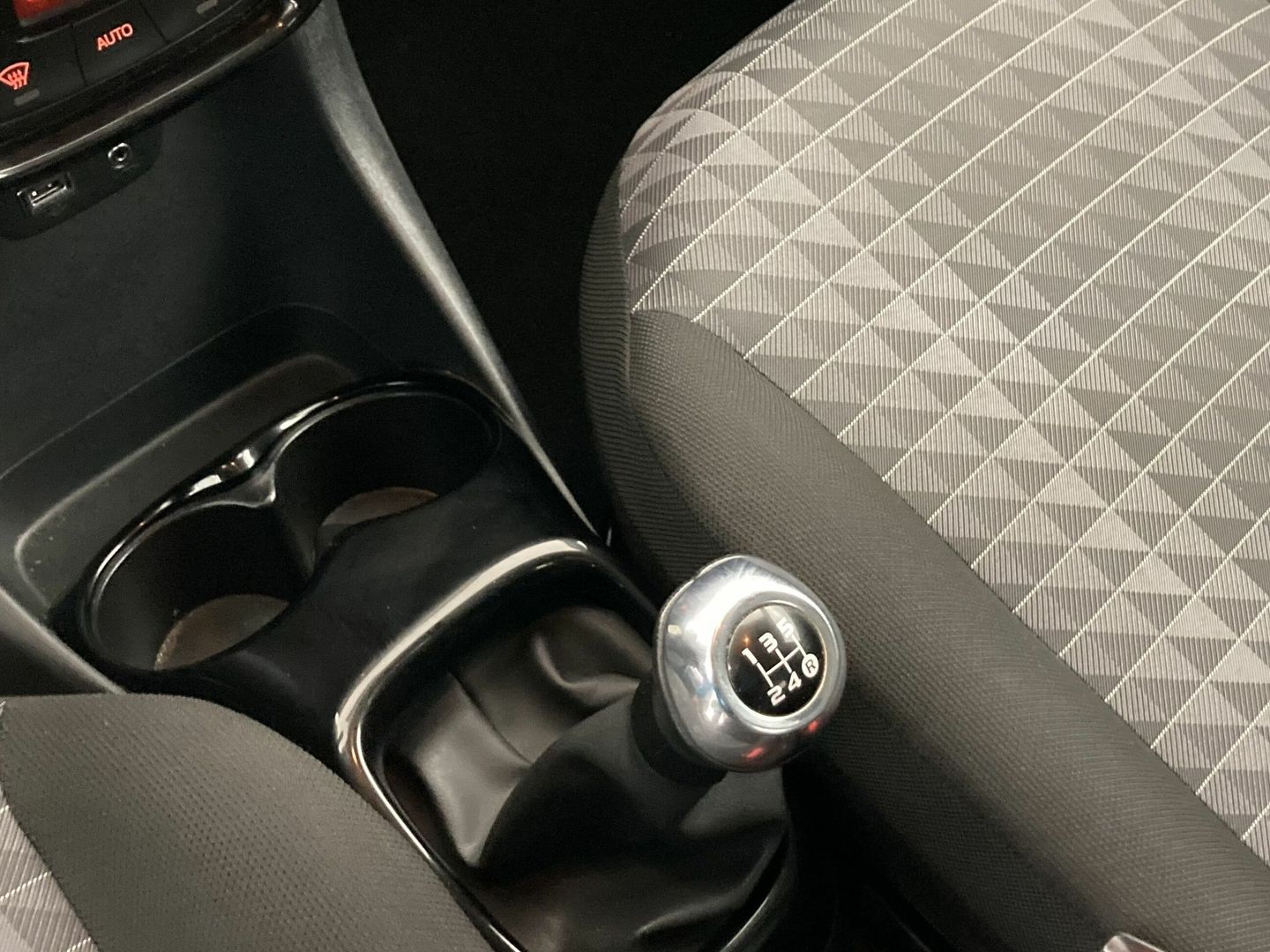 Peugeot 108 VTi Allure 53 kW (72 CV)