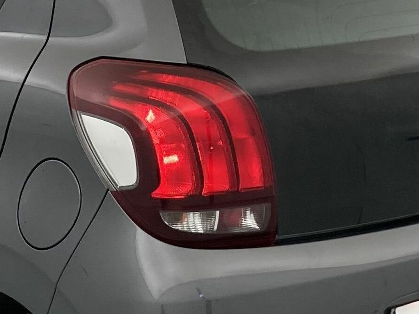 Peugeot 108 VTi Allure 53 kW (72 CV)