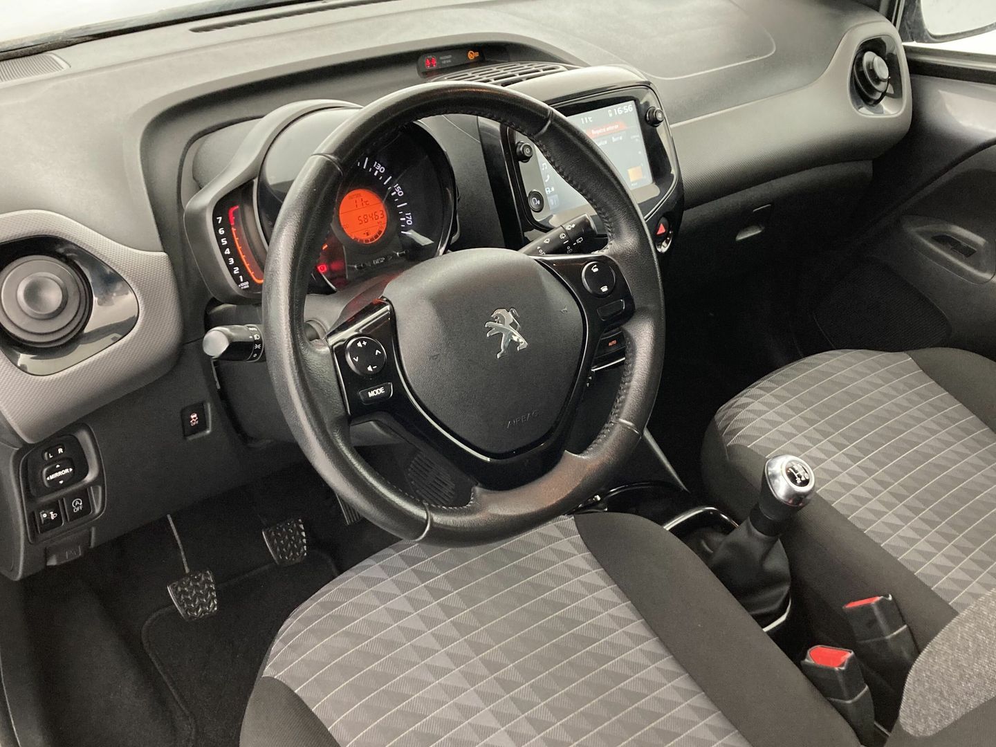 Peugeot 108 VTi Allure 53 kW (72 CV)