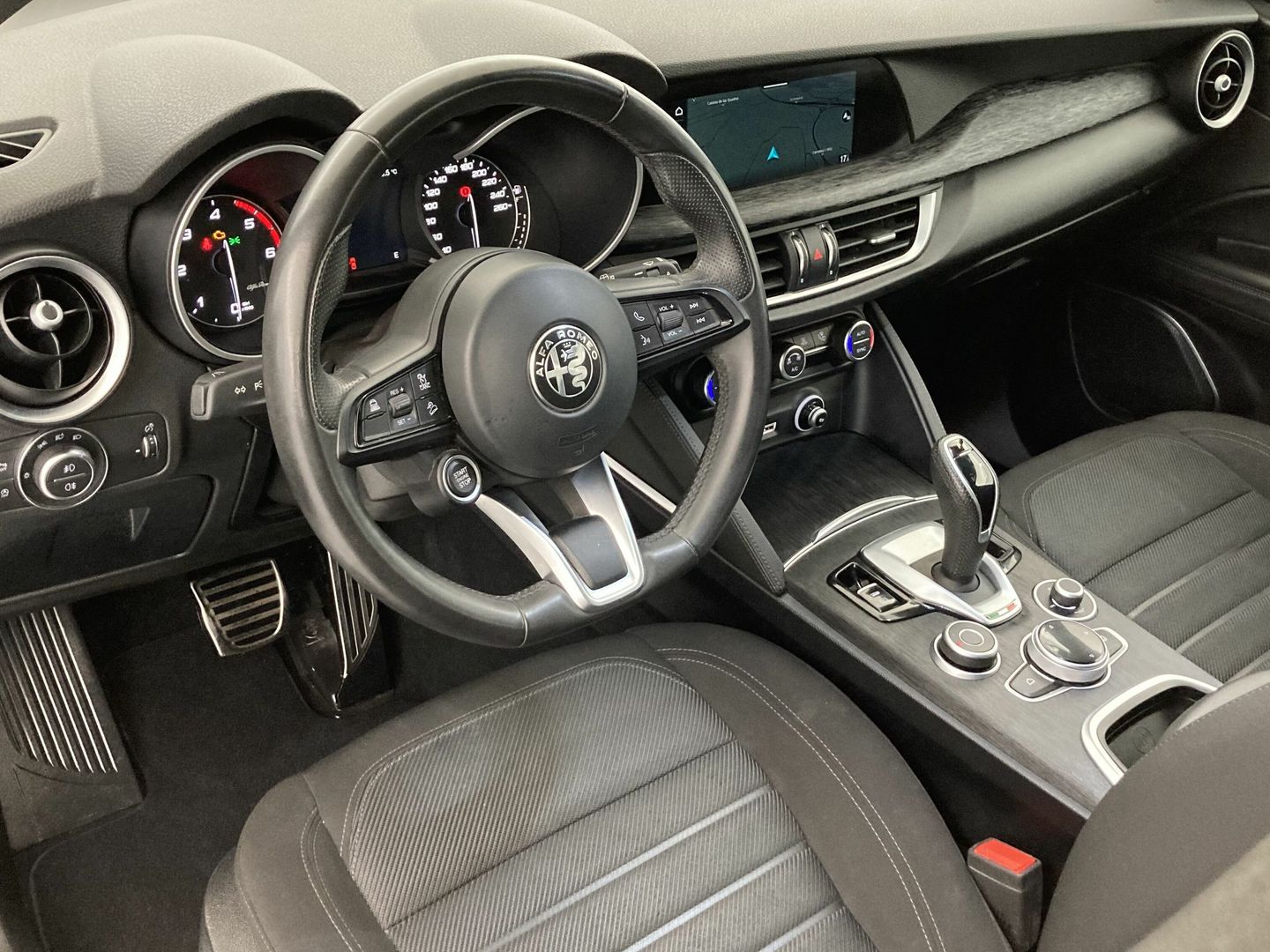 Alfa Romeo Stelvio 2.2 Diésel Super RWD 118 kW (160 CV)
