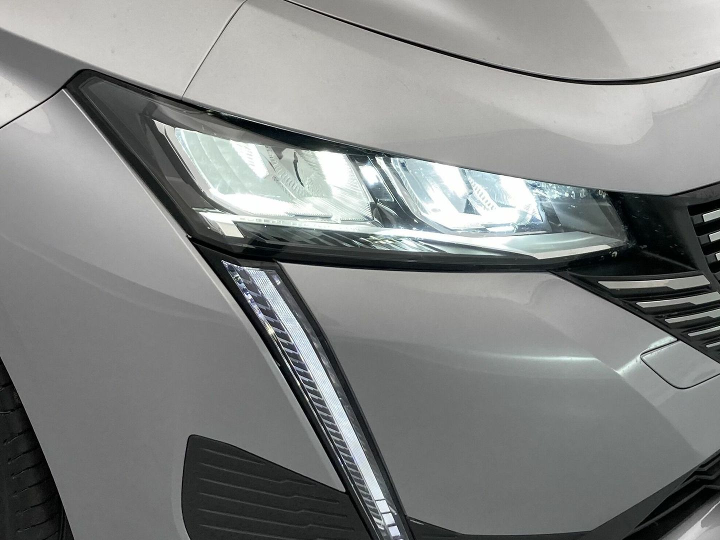 Peugeot 308 PureTech 130 S&S Allure EAT8 96 kW (130 CV)