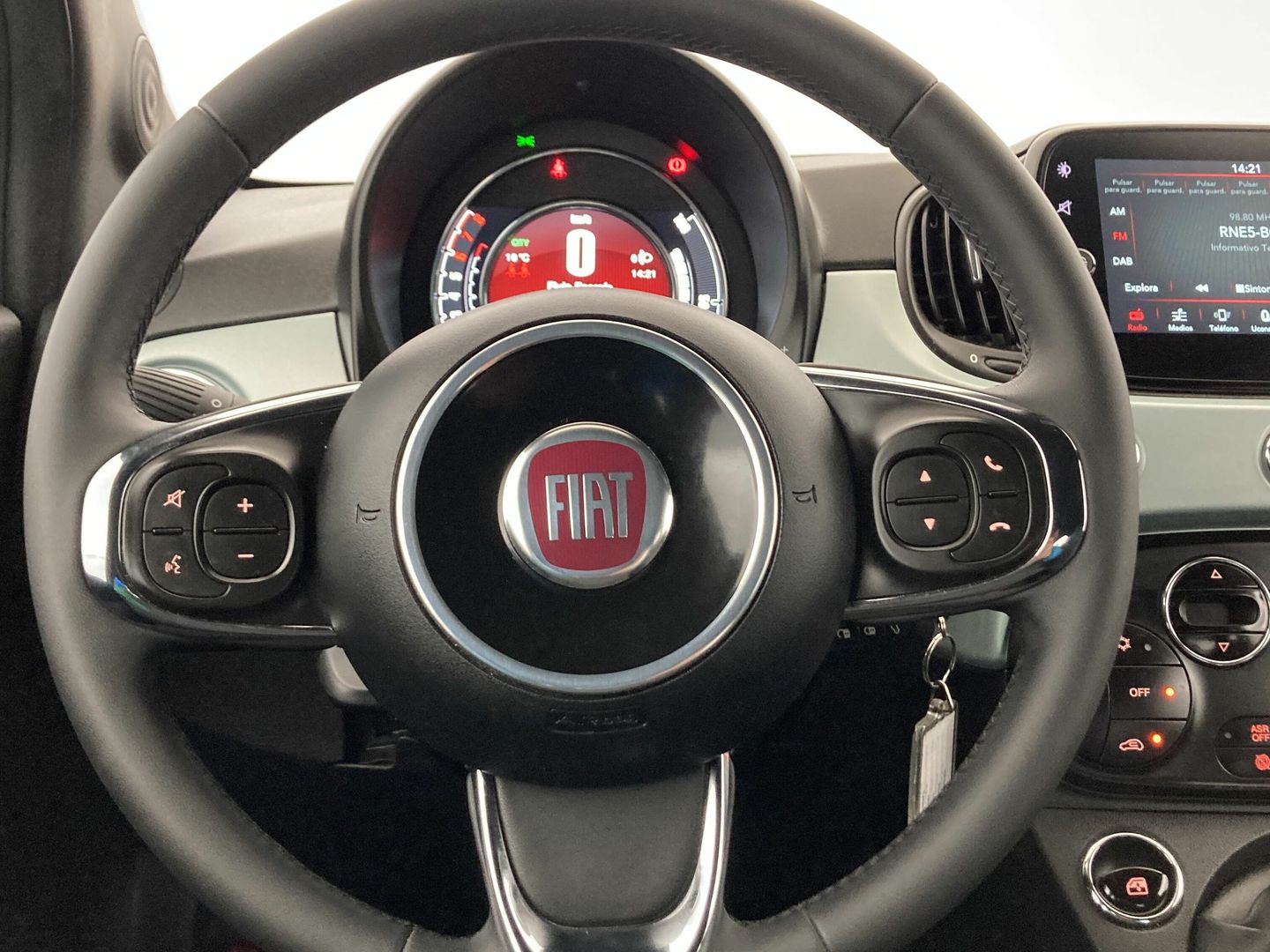Fiat 500C 1.0 Hybrid Dolcevita 51 kW (70 CV)