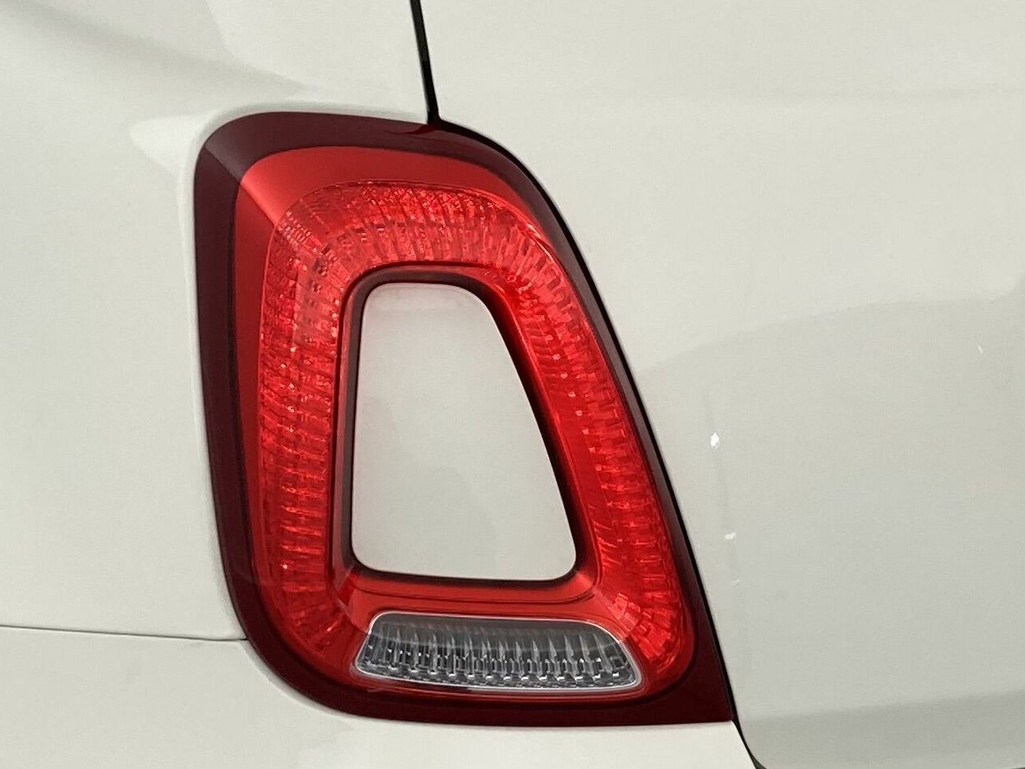 Fiat 500C 1.0 Hybrid Dolcevita 51 kW (70 CV)